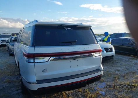 2022 Lincoln Navigator Reserve z USA, uszkodzony, nr VIN 5LMJJ2LT7NEL11060